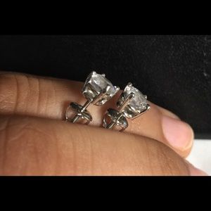 SOLD-14k Diamond Studs Earrings